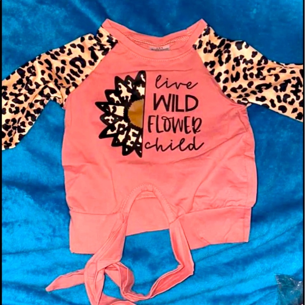 Beautiful 6-12m top with stylish tie in front